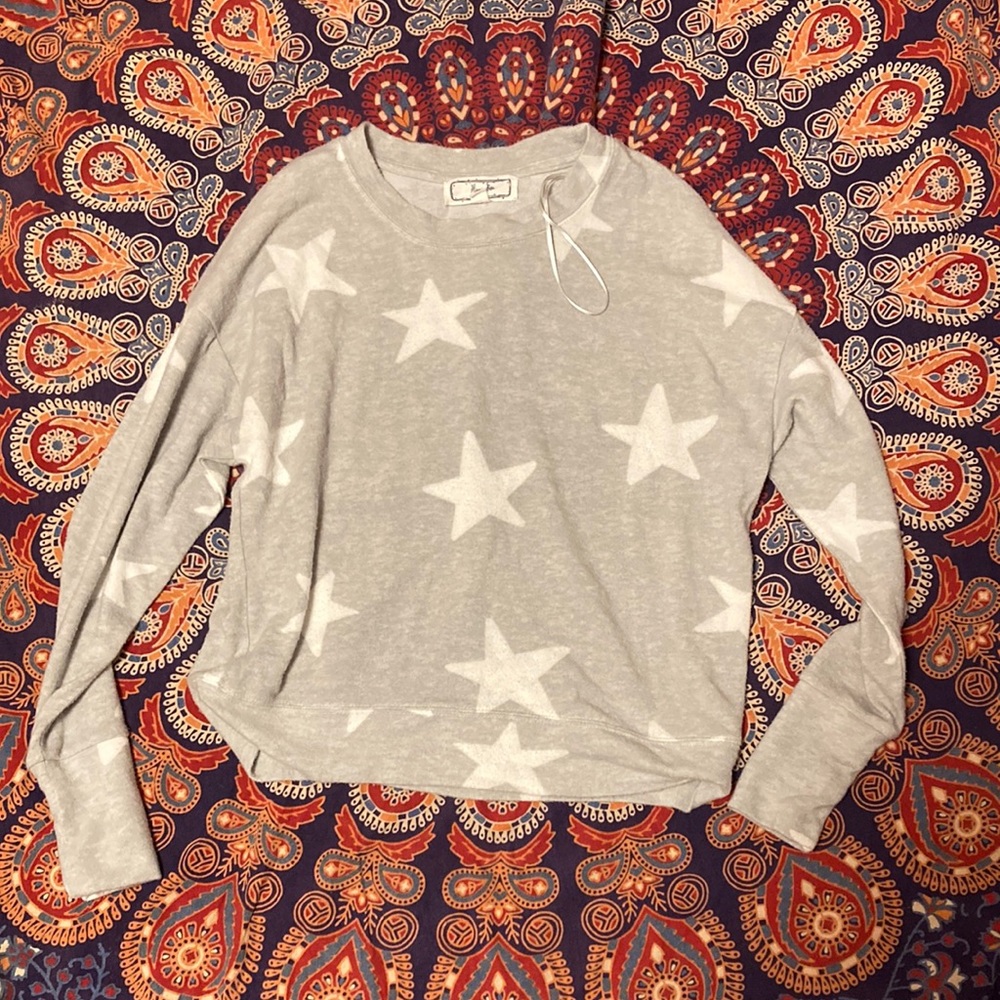 Grey/Silver sweater W/ white stars ✨ never worn